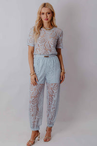 Conjunto de Blusa e Calça Em Renda Com Cinto