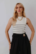 Calça Pantalona com Cintura Transpassada