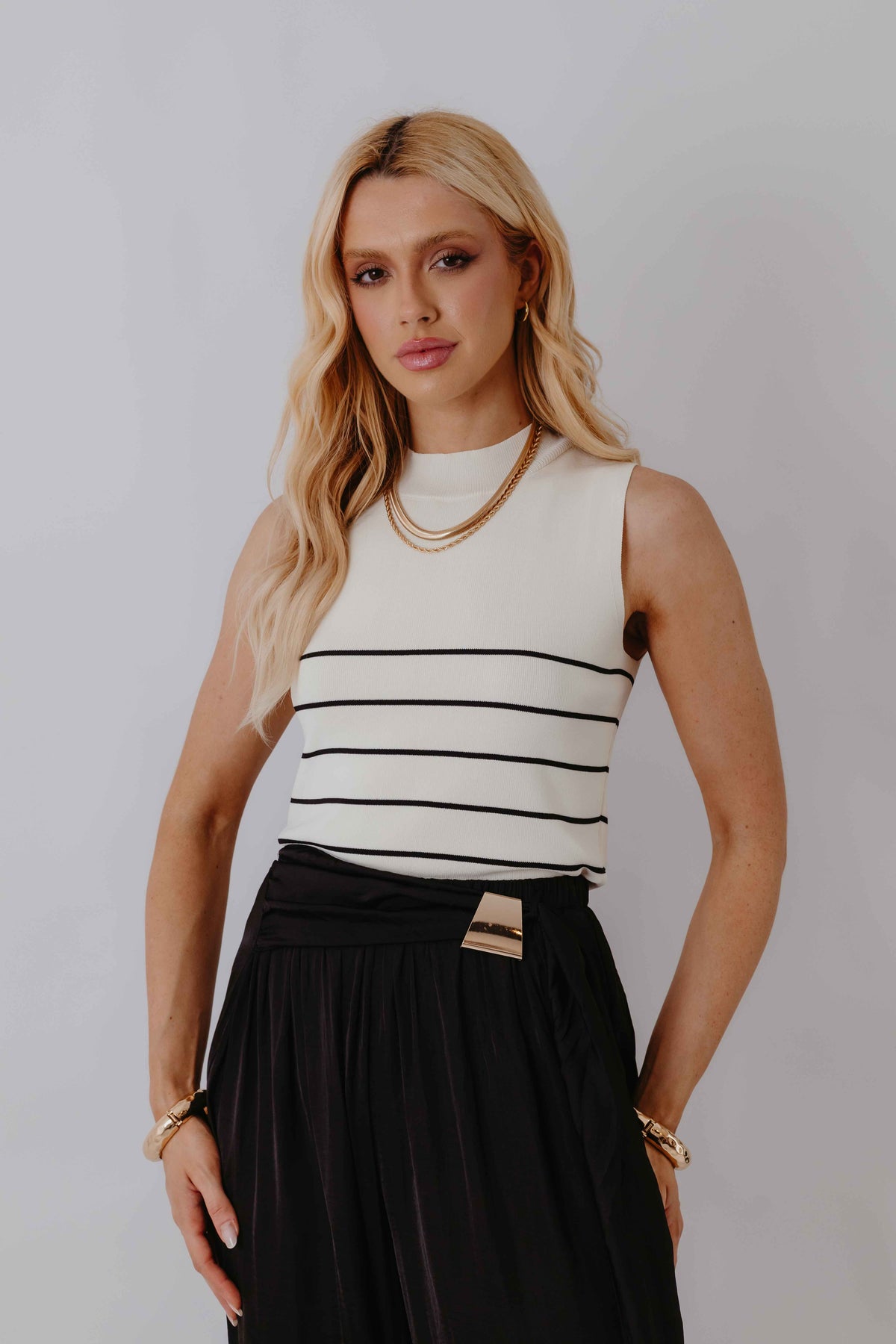 Calça Pantalona com Cintura Transpassada